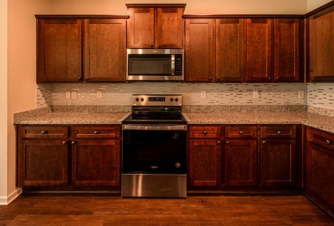 Foto del edificio - Move-In Ready 3BR Home | $2,100 with Lawncare or $2,000 Tenant Maintained
