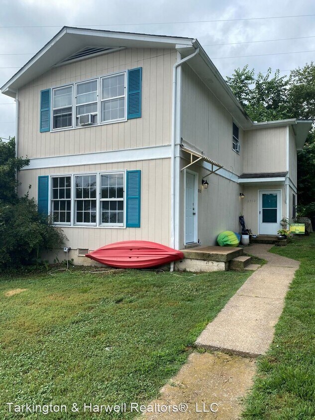 Primary Photo - 2 br, 1.5 bath House - 2312 Oak Court