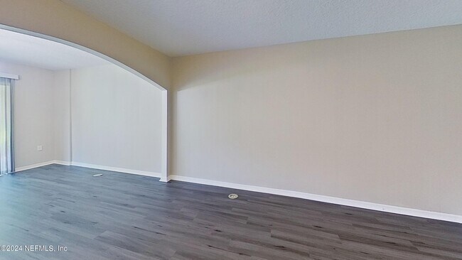 Building Photo - 11859 Lake Bend Cir