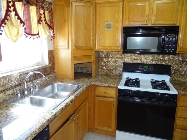 Foto del edificio - 5357 81st St N