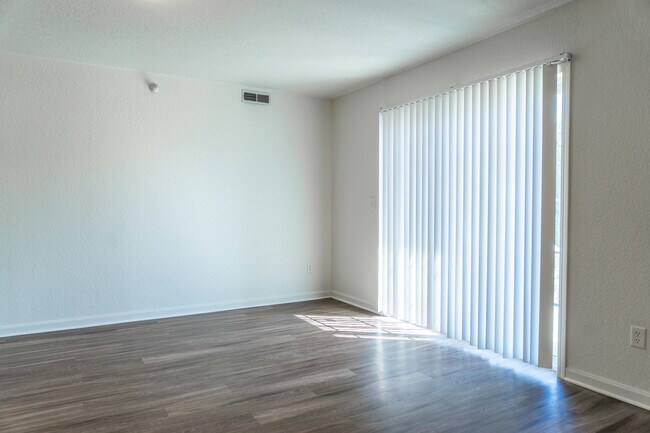 El Manchester - Vivir - Town & Country Apartments