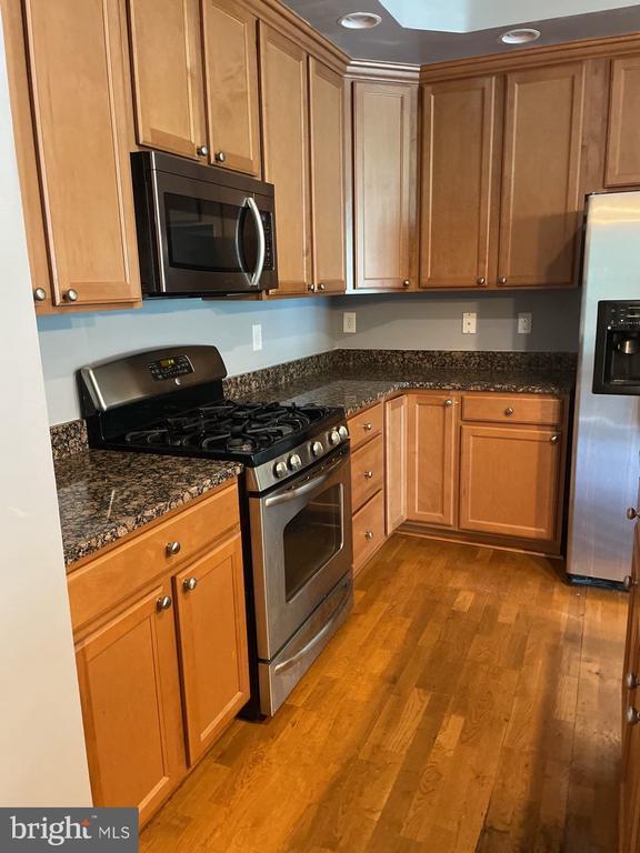 Building Photo - 7548 Stoney Run Dr