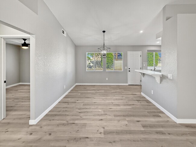 Foto del edificio - 69736 Cypress Rd