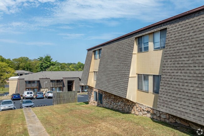 Foto del edificio - Hartford House Apartments