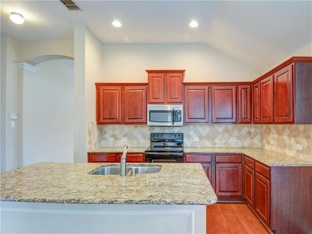 Foto del edificio - 1508 Bluebird Dr