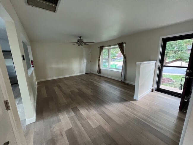 Building Photo - Newly Remodeled 3 Bed Home in Arvada