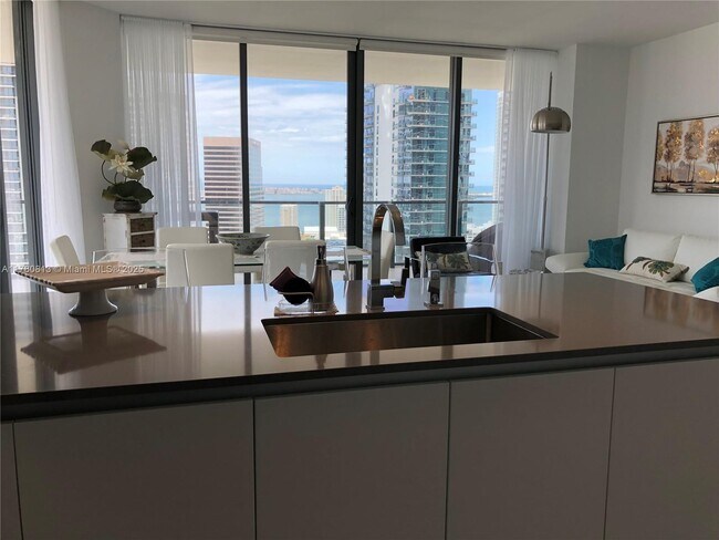 Foto del edificio - 88 SW 7th St