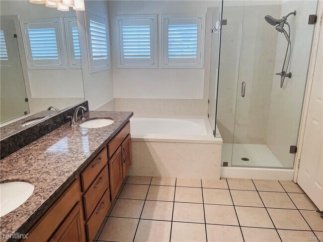 Building Photo - 3 br, 2.5 bath House - 17 Pastora