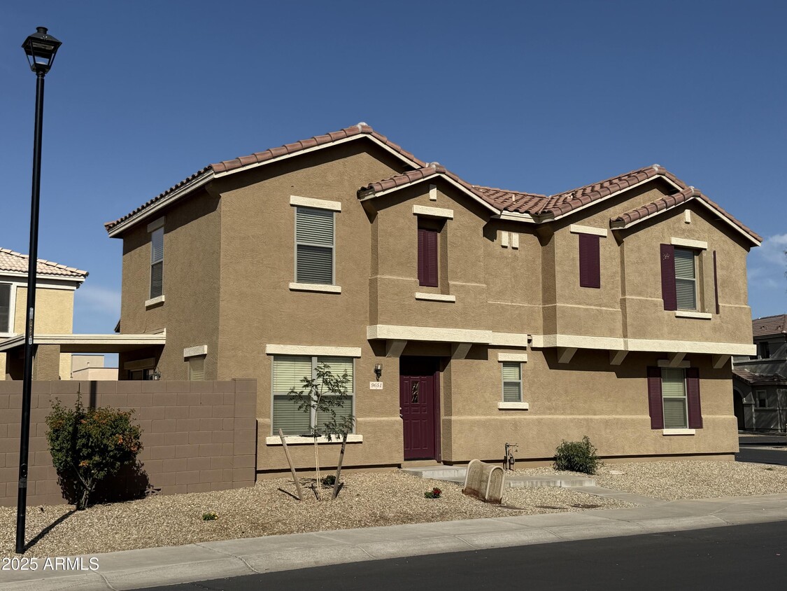 Primary Photo - 9651 N 81st Dr