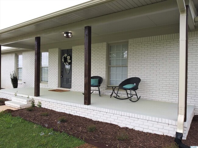 Building Photo - 26525 Martin Branch Rd