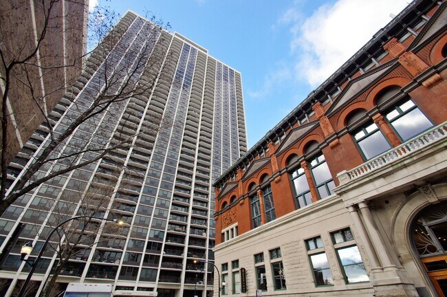 Building Photo - 1560 N Sandburg Ter