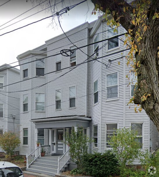 Building Photo - 68 Pleasant St