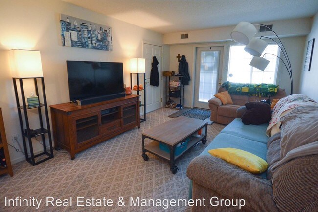 Building Photo - 2 br, 1 bath Apartment - 2054 11th Ave SE #A