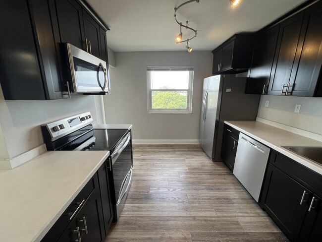 Building Photo - 1217 The Delaware