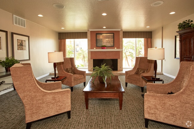 Lobby - Crystal View Apartments