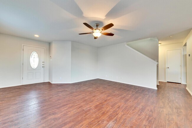Foto del edificio - 570 Sheep Trail Dr
