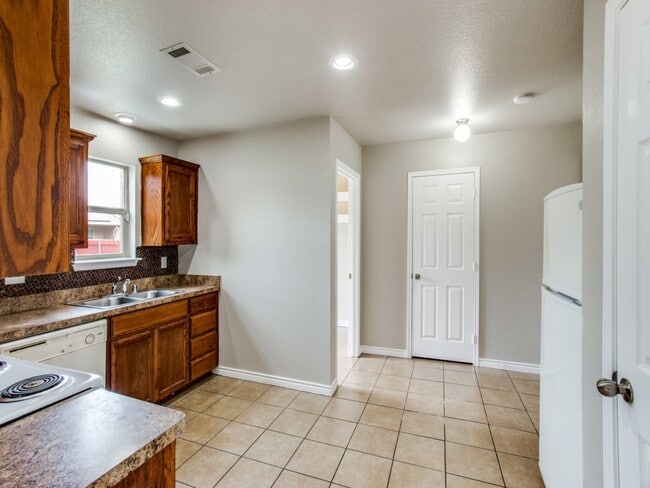 Foto del edificio - 1208 Boxwood Dr