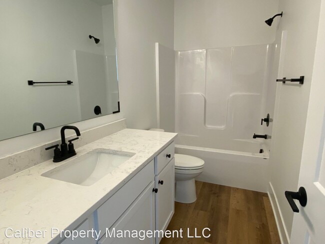 Building Photo - 4 br, 3 bath House - 224 E Bridge Road