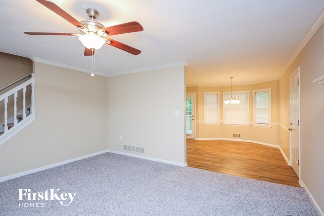 Building Photo - 4010 Hidden Oak Ln