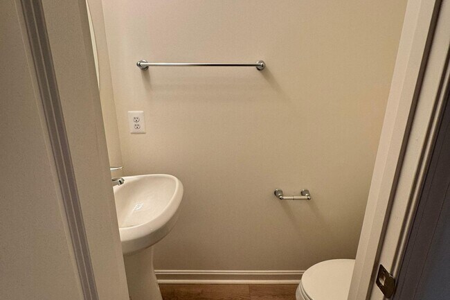 Building Photo - 2543 Westwind Blvd