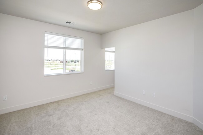 Second Bedroom - Arno at Coventry