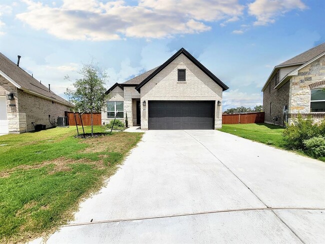 Building Photo - 513 Three Feathers Ct