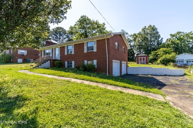 Building Photo - 6633 Wachese Ln