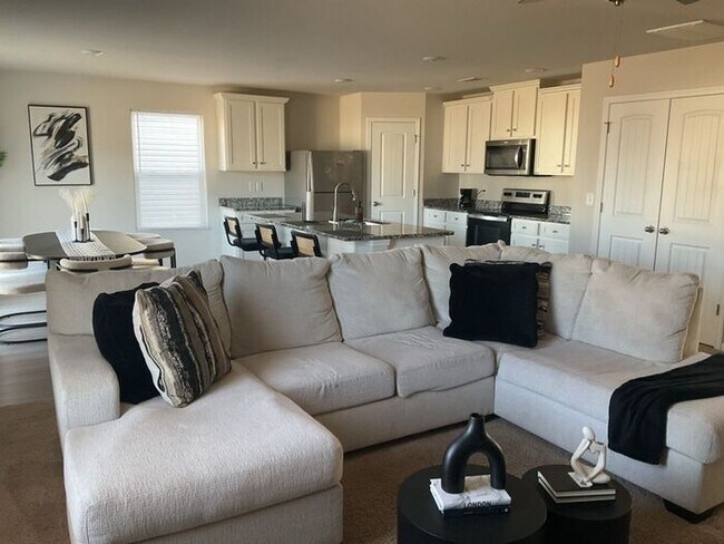 Building Photo - 511 Morning Mist Rd