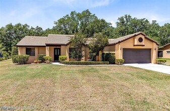 Building Photo - 2560 Greenwood Dr