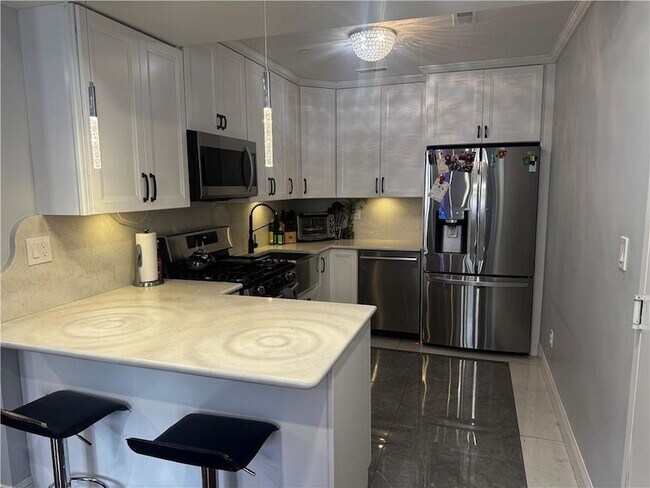 Foto del edificio - 1764 E 19th St