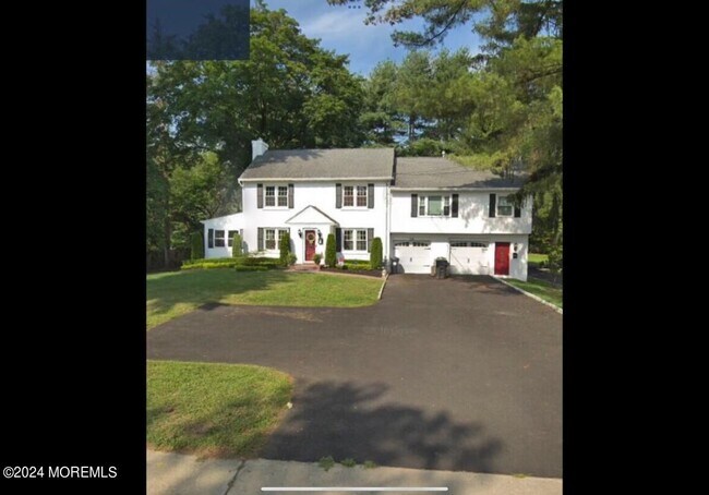 Building Photo - 734 Holmdel Rd