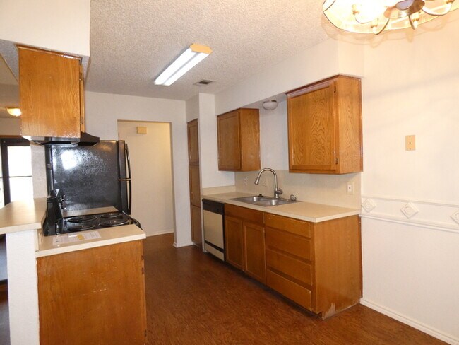 Building Photo - 312 Asbury Dr
