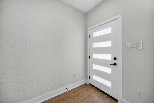 Foto del edificio - 4357 Elmwood St