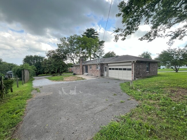 Building Photo - 200 Sewanee Cir