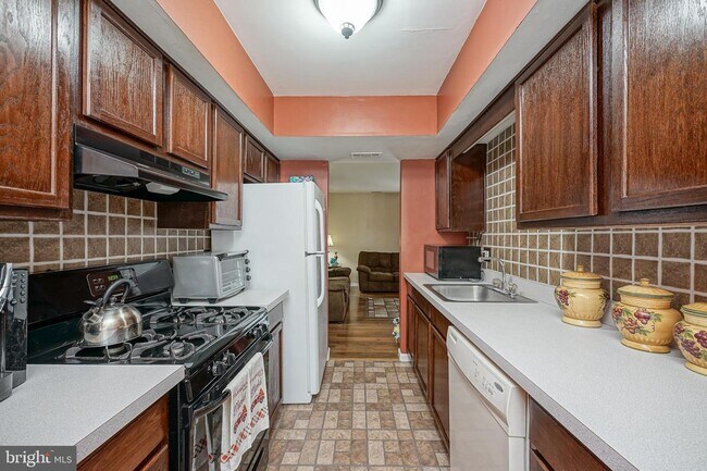 Foto del edificio - 57 Knoll Dr