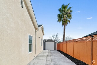 Building Photo - 4441 Davis St