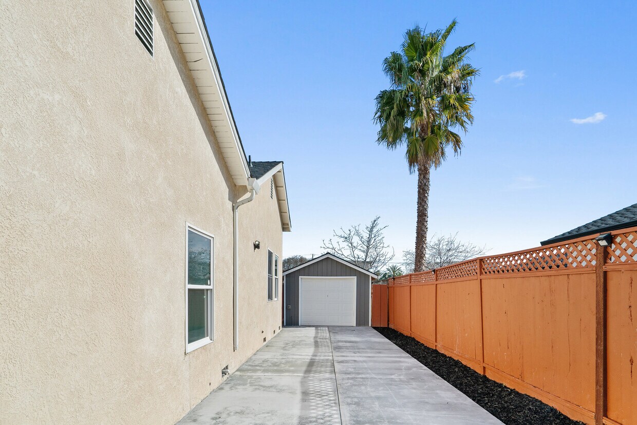 Foto principal - 4441 Davis St