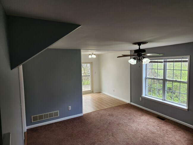 Building Photo - 104 Wood St