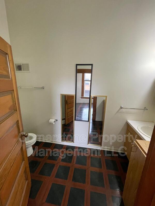 Foto del edificio - 202 1/2 South Main Street - 3