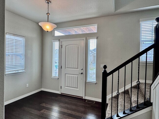 Building Photo - Beautifully Maintained Woodmoor Home Featu...