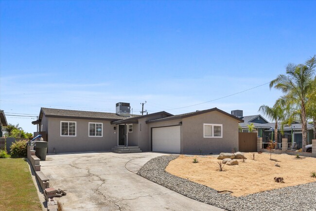 Foto del edificio - 2229 Gale Ave