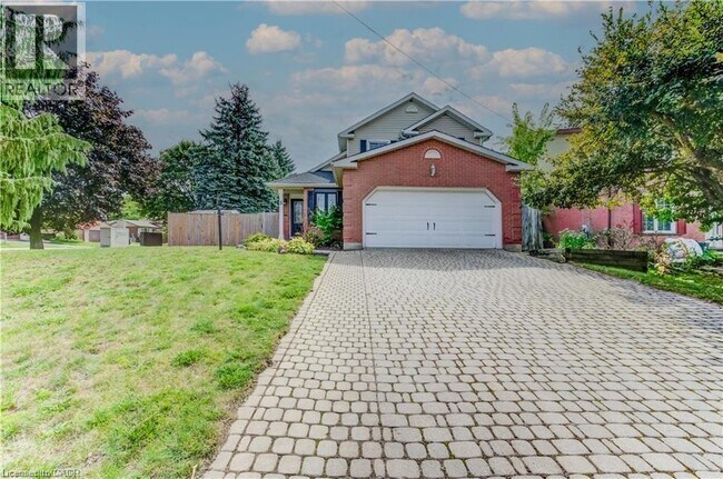 Building Photo - 3 Westview Crescent