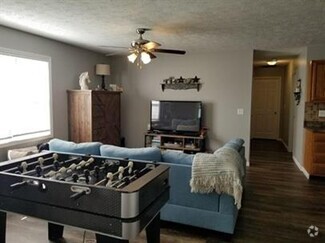 Building Photo - 213-215 Wintergreen Dr