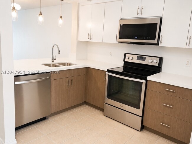 Building Photo - 3 Whitehead Cir