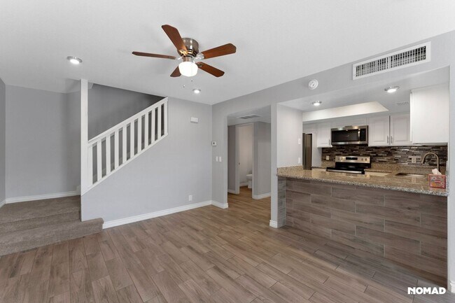 Foto del edificio - Charming 2BR Townhome in Mesa