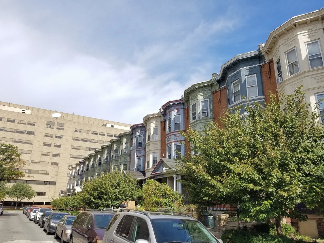 Primary Photo - 3331 N Park Ave