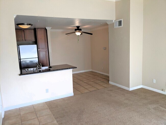 Building Photo - LA TERRAZA CIRCLE #306, CORONA 92879 (1 BE...