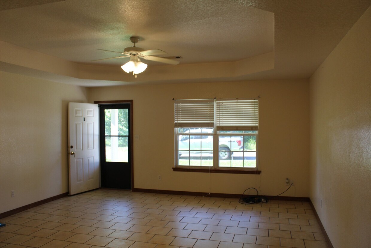 Foto del edificio - 240 E Holly St