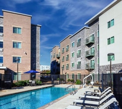 Building Photo - 2220 N Glenville Dr