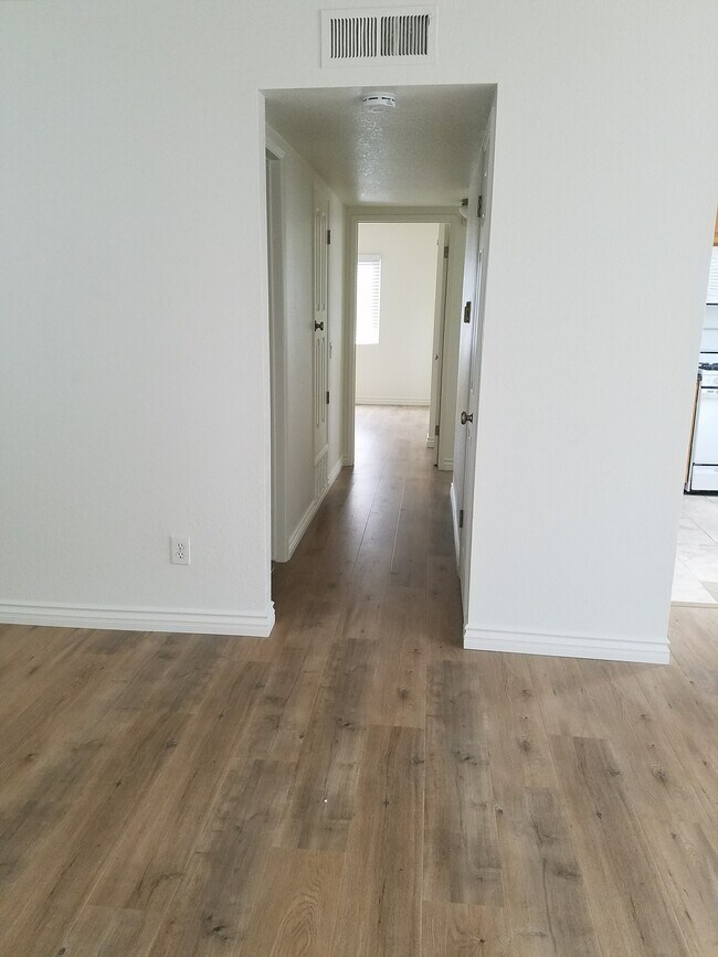 Foto del edificio - 787 N Adele St